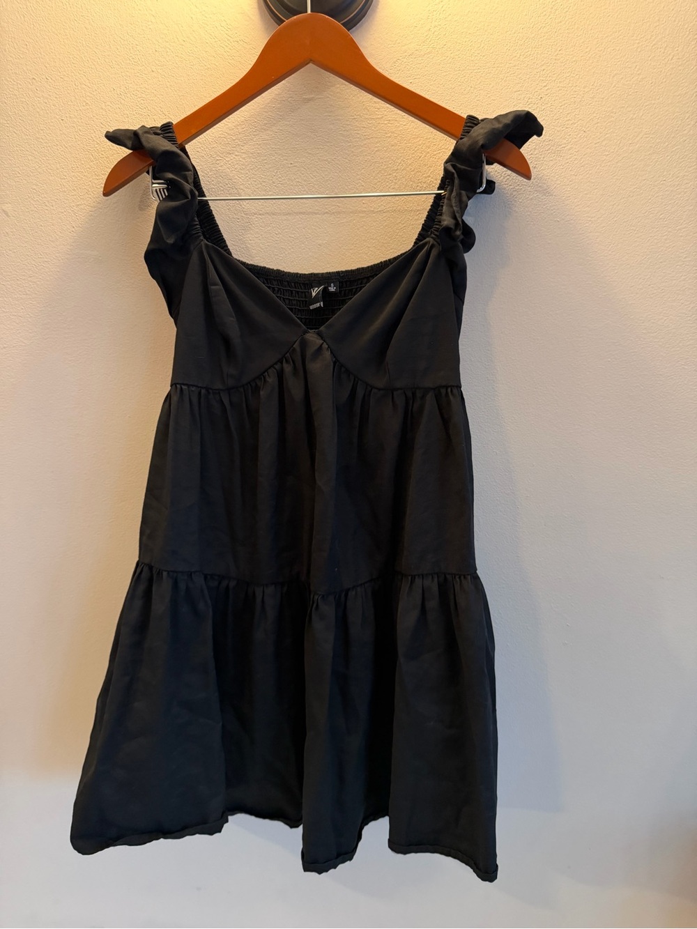 Windsor Black Ruffle Strap Tiered Babydoll Mini Dress Small Smocked Back